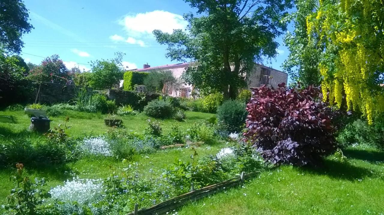 Au Coeur De La Nature Saint-Malo-du-Bois Eksteriør billede